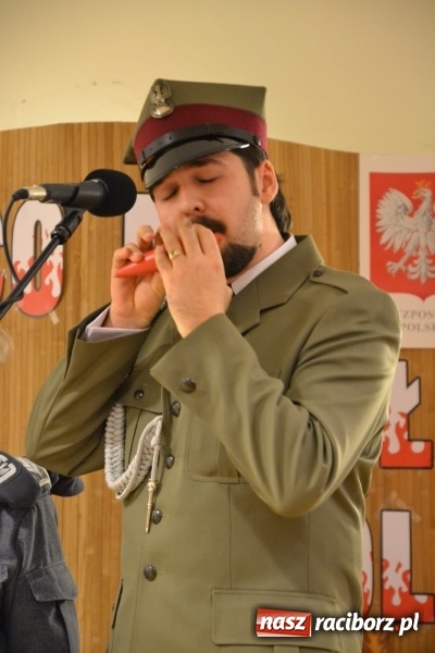 Zdjęcie w galerii na portalu naszraciborz.pl: Ta, co nie zginęła - Polska. Widowisko patriotyczne na Zamku Piastowskim wiadomości z regionu