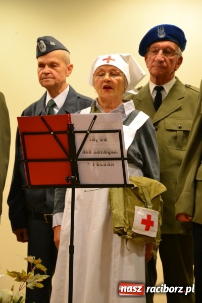 Zdjęcie w galerii na portalu naszraciborz.pl: Ta, co nie zginęła - Polska. Widowisko patriotyczne na Zamku Piastowskim wiadomości z regionu