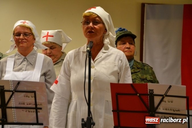 Zdjęcie w galerii na portalu naszraciborz.pl: Ta, co nie zginęła - Polska. Widowisko patriotyczne na Zamku Piastowskim wiadomości z regionu