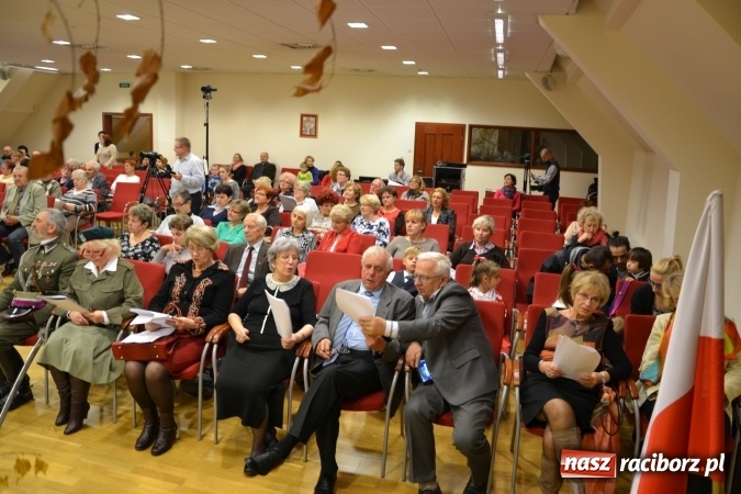 Zdjęcie w galerii na portalu naszraciborz.pl: Ta, co nie zginęła - Polska. Widowisko patriotyczne na Zamku Piastowskim wiadomości z regionu