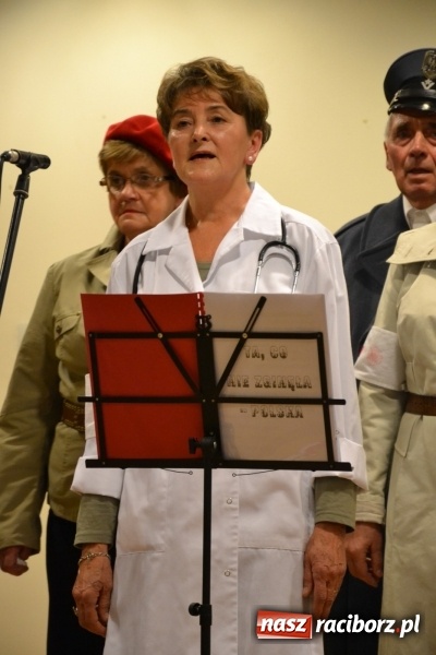 Zdjęcie w galerii na portalu naszraciborz.pl: Ta, co nie zginęła - Polska. Widowisko patriotyczne na Zamku Piastowskim wiadomości z regionu