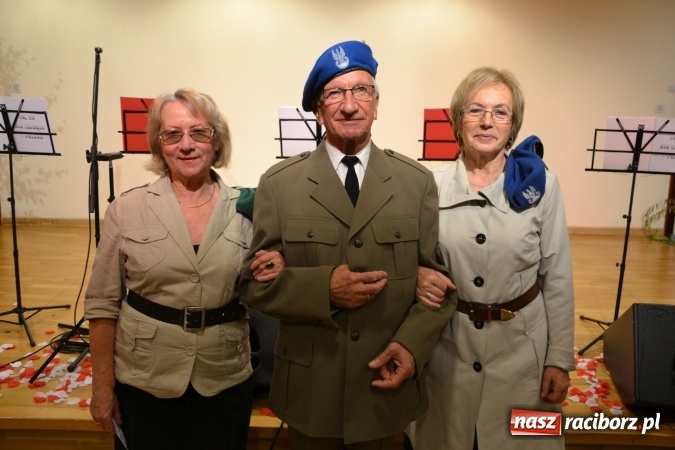 Zdjęcie w galerii na portalu naszraciborz.pl: Ta, co nie zginęła - Polska. Widowisko patriotyczne na Zamku Piastowskim wiadomości z regionu