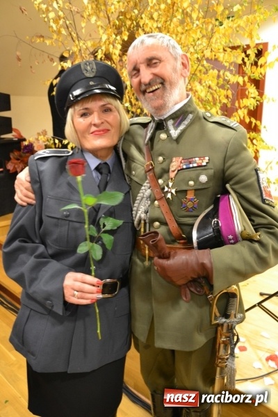 Zdjęcie w galerii na portalu naszraciborz.pl: Ta, co nie zginęła - Polska. Widowisko patriotyczne na Zamku Piastowskim wiadomości z regionu