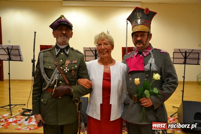 Zdjęcie w galerii na portalu naszraciborz.pl: Ta, co nie zginęła - Polska. Widowisko patriotyczne na Zamku Piastowskim wiadomości z regionu