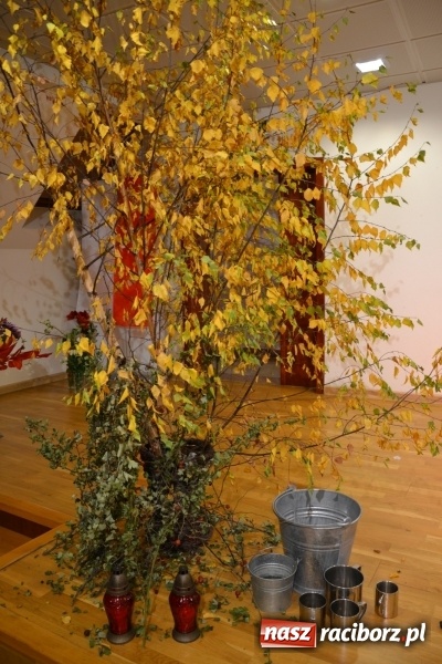 Zdjęcie w galerii na portalu naszraciborz.pl: Ta, co nie zginęła - Polska. Widowisko patriotyczne na Zamku Piastowskim wiadomości z regionu