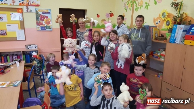 Zdjęcie w galerii na portalu naszraciborz.pl: Po raz trzeci ruszyła akcja wychowank&oacute;w raciborskiego poprawczaka pod nazwą My POMAGAMY - POMAGAJCIE i Wy wiadomości z regionu