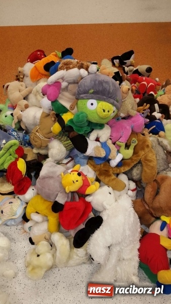 Zdjęcie w galerii na portalu naszraciborz.pl: Po raz trzeci ruszyła akcja wychowank&oacute;w raciborskiego poprawczaka pod nazwą My POMAGAMY - POMAGAJCIE i Wy wiadomości z regionu