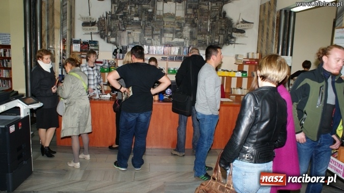 Zdjęcie w galerii na portalu naszraciborz.pl: Czeska Noc w Bibliotece, czyli zr&oacute;b sobie raj wiadomości z regionu