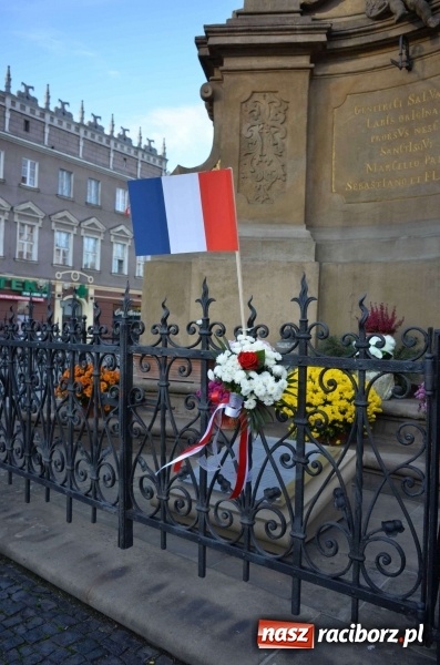 Zdjęcie w galerii na portalu naszraciborz.pl: Je Suis Paris - raciborzanie solidarni z Francją wiadomości z regionu