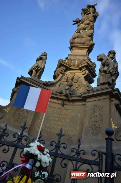 Zdjęcie w galerii na portalu naszraciborz.pl: Je Suis Paris - raciborzanie solidarni z Francją wiadomości z regionu