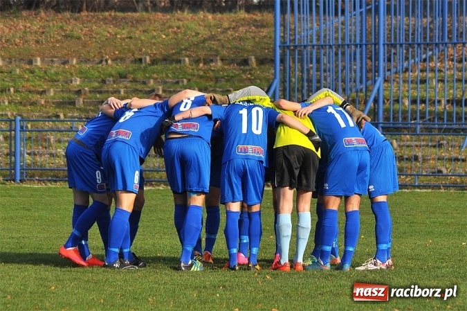 Zdjęcie w galerii na portalu naszraciborz.pl: Niespodzianka przy Srebrnej. Unia przegrała z Fortecą Świerklany wiadomości z regionu