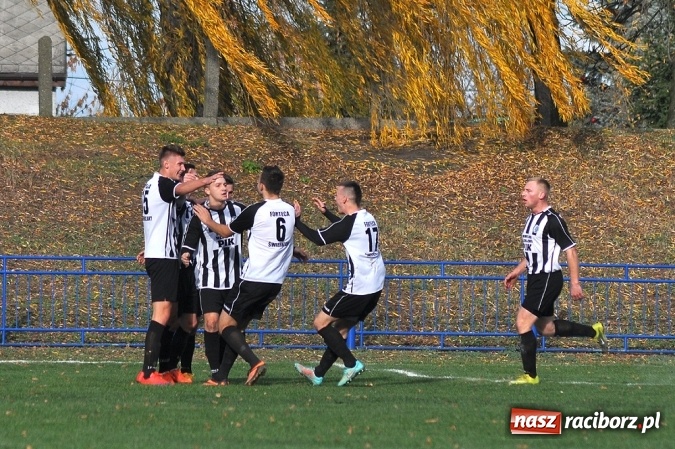 Zdjęcie w galerii na portalu naszraciborz.pl: Niespodzianka przy Srebrnej. Unia przegrała z Fortecą Świerklany wiadomości z regionu