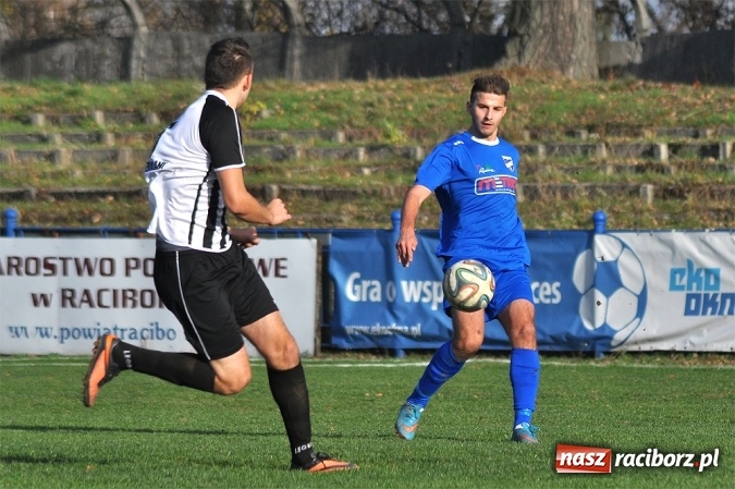 Zdjęcie w galerii na portalu naszraciborz.pl: Niespodzianka przy Srebrnej. Unia przegrała z Fortecą Świerklany wiadomości z regionu