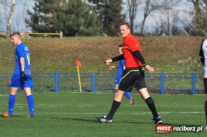 Zdjęcie w galerii na portalu naszraciborz.pl: Niespodzianka przy Srebrnej. Unia przegrała z Fortecą Świerklany wiadomości z regionu