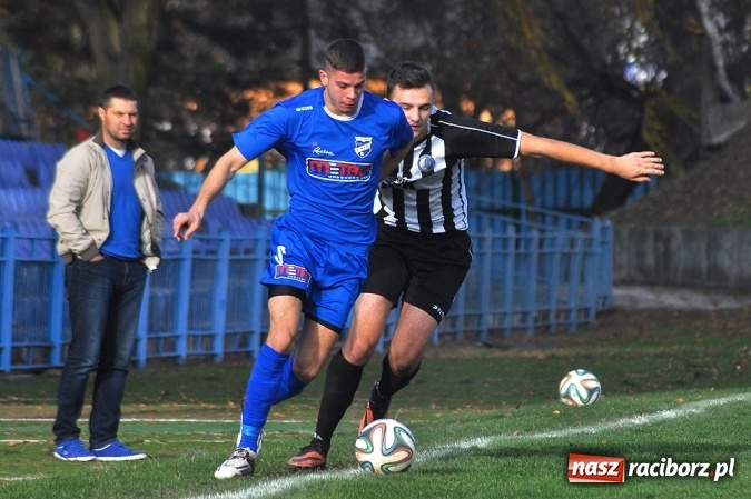 Zdjęcie w galerii na portalu naszraciborz.pl: Niespodzianka przy Srebrnej. Unia przegrała z Fortecą Świerklany wiadomości z regionu