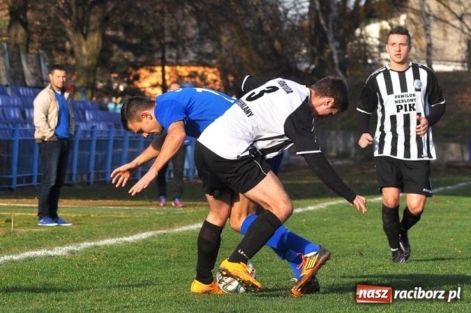 Zdjęcie w galerii na portalu naszraciborz.pl: Niespodzianka przy Srebrnej. Unia przegrała z Fortecą Świerklany wiadomości z regionu
