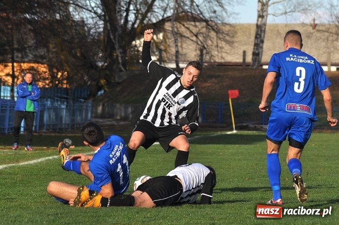 Zdjęcie w galerii na portalu naszraciborz.pl: Niespodzianka przy Srebrnej. Unia przegrała z Fortecą Świerklany wiadomości z regionu