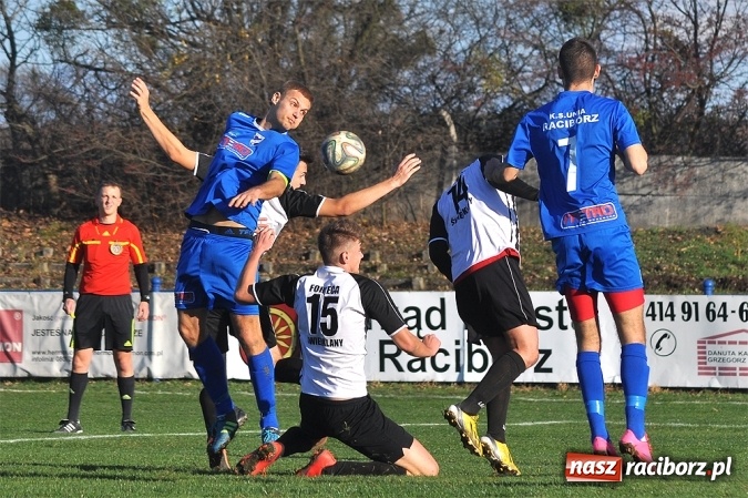 Zdjęcie w galerii na portalu naszraciborz.pl: Niespodzianka przy Srebrnej. Unia przegrała z Fortecą Świerklany wiadomości z regionu