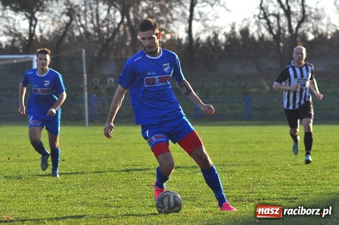 Zdjęcie w galerii na portalu naszraciborz.pl: Niespodzianka przy Srebrnej. Unia przegrała z Fortecą Świerklany wiadomości z regionu