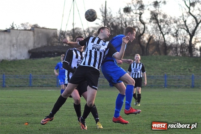 Zdjęcie w galerii na portalu naszraciborz.pl: Niespodzianka przy Srebrnej. Unia przegrała z Fortecą Świerklany wiadomości z regionu