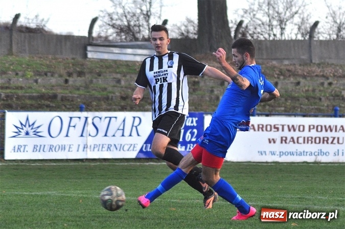 Zdjęcie w galerii na portalu naszraciborz.pl: Niespodzianka przy Srebrnej. Unia przegrała z Fortecą Świerklany wiadomości z regionu