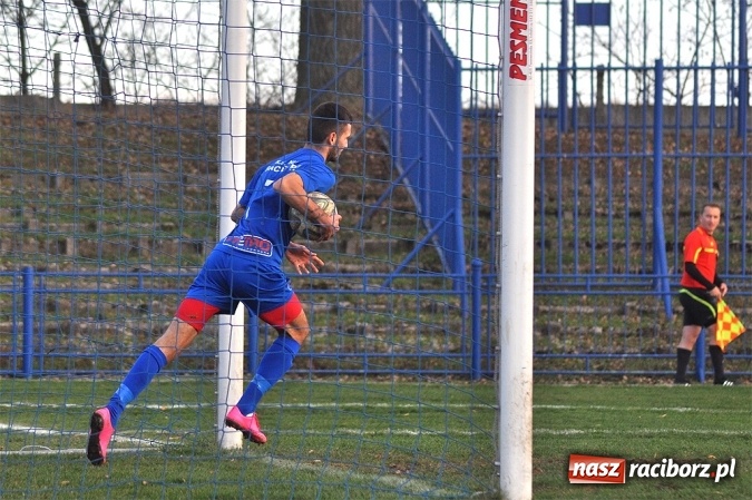 Zdjęcie w galerii na portalu naszraciborz.pl: Niespodzianka przy Srebrnej. Unia przegrała z Fortecą Świerklany wiadomości z regionu