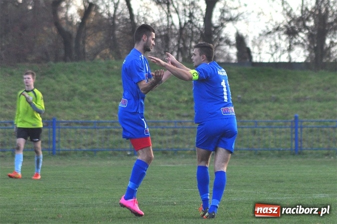 Zdjęcie w galerii na portalu naszraciborz.pl: Niespodzianka przy Srebrnej. Unia przegrała z Fortecą Świerklany wiadomości z regionu