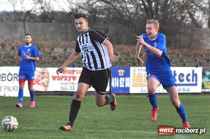 Zdjęcie w galerii na portalu naszraciborz.pl: Niespodzianka przy Srebrnej. Unia przegrała z Fortecą Świerklany wiadomości z regionu