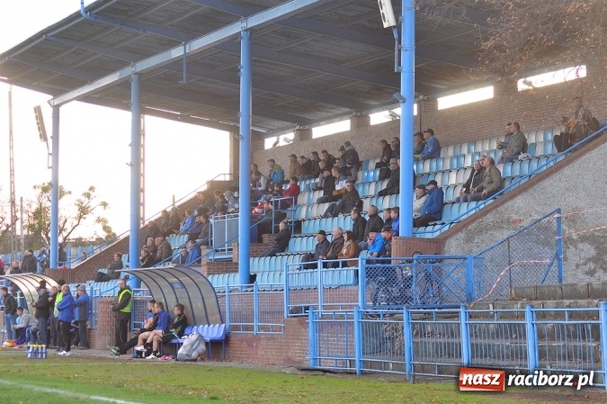 Zdjęcie w galerii na portalu naszraciborz.pl: Niespodzianka przy Srebrnej. Unia przegrała z Fortecą Świerklany wiadomości z regionu