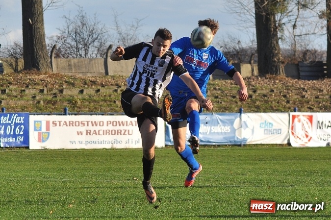 Zdjęcie w galerii na portalu naszraciborz.pl: Niespodzianka przy Srebrnej. Unia przegrała z Fortecą Świerklany wiadomości z regionu