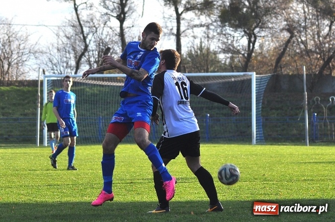 Zdjęcie w galerii na portalu naszraciborz.pl: Niespodzianka przy Srebrnej. Unia przegrała z Fortecą Świerklany wiadomości z regionu