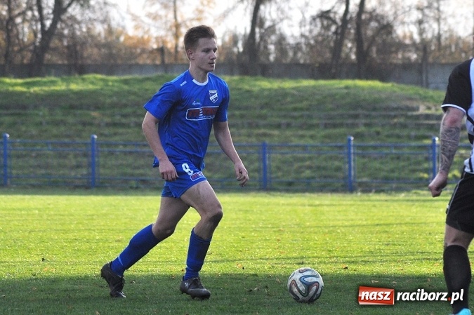 Zdjęcie w galerii na portalu naszraciborz.pl: Niespodzianka przy Srebrnej. Unia przegrała z Fortecą Świerklany wiadomości z regionu