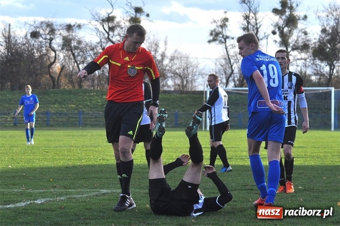 Zdjęcie w galerii na portalu naszraciborz.pl: Niespodzianka przy Srebrnej. Unia przegrała z Fortecą Świerklany wiadomości z regionu