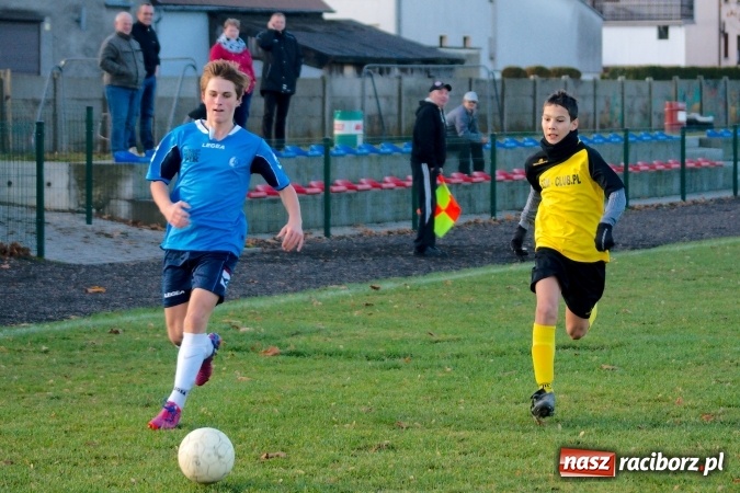 Zdjęcie w galerii na portalu naszraciborz.pl: Piłkarskie szachy w Tworkowie na remis wiadomości z regionu