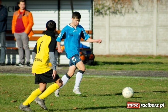 Zdjęcie w galerii na portalu naszraciborz.pl: Piłkarskie szachy w Tworkowie na remis wiadomości z regionu