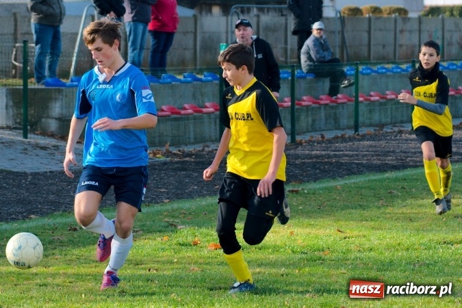 Zdjęcie w galerii na portalu naszraciborz.pl: Piłkarskie szachy w Tworkowie na remis wiadomości z regionu