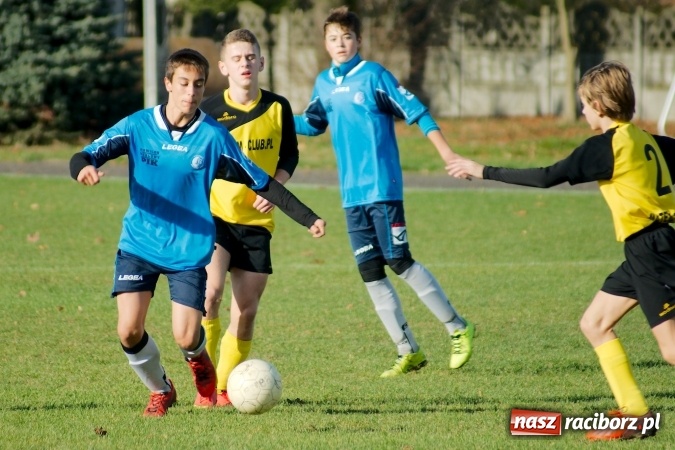 Zdjęcie w galerii na portalu naszraciborz.pl: Piłkarskie szachy w Tworkowie na remis wiadomości z regionu
