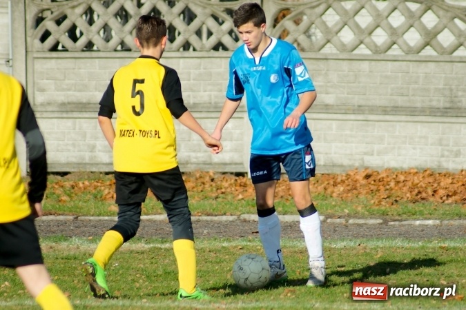 Zdjęcie w galerii na portalu naszraciborz.pl: Piłkarskie szachy w Tworkowie na remis wiadomości z regionu