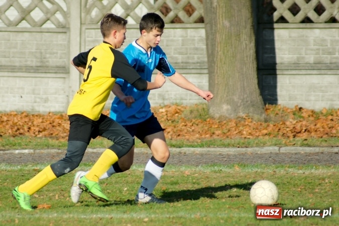 Zdjęcie w galerii na portalu naszraciborz.pl: Piłkarskie szachy w Tworkowie na remis wiadomości z regionu
