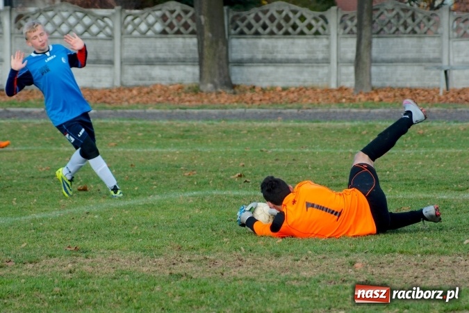 Zdjęcie w galerii na portalu naszraciborz.pl: Piłkarskie szachy w Tworkowie na remis wiadomości z regionu