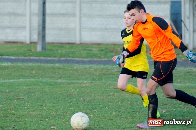 Zdjęcie w galerii na portalu naszraciborz.pl: Piłkarskie szachy w Tworkowie na remis wiadomości z regionu