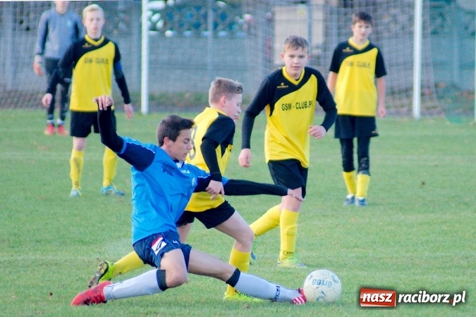 Zdjęcie w galerii na portalu naszraciborz.pl: Piłkarskie szachy w Tworkowie na remis wiadomości z regionu