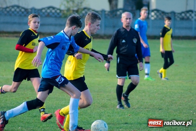 Zdjęcie w galerii na portalu naszraciborz.pl: Piłkarskie szachy w Tworkowie na remis wiadomości z regionu
