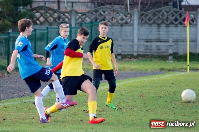 Zdjęcie w galerii na portalu naszraciborz.pl: Piłkarskie szachy w Tworkowie na remis wiadomości z regionu