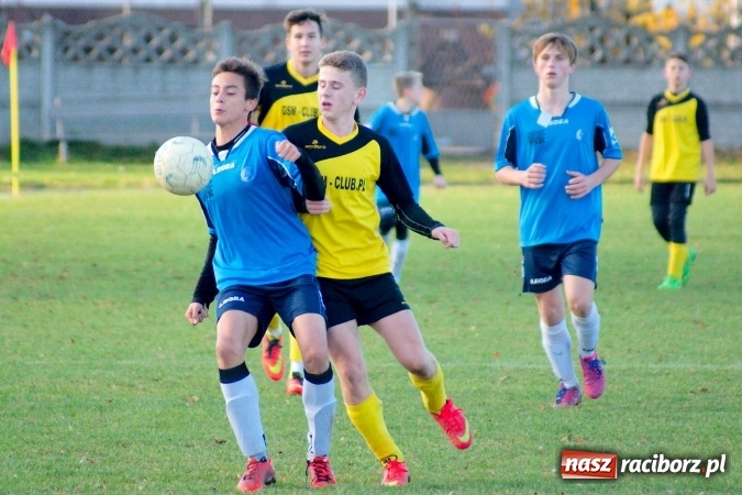 Zdjęcie w galerii na portalu naszraciborz.pl: Piłkarskie szachy w Tworkowie na remis wiadomości z regionu