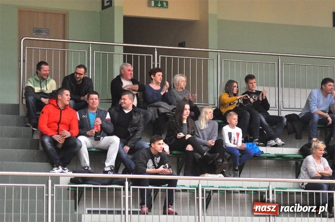 Zdjęcie w galerii na portalu naszraciborz.pl: Pierwsza wygrana Ofensywy w sezonie wiadomości z regionu