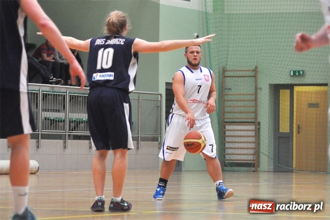 Zdjęcie w galerii na portalu naszraciborz.pl: Pierwsza wygrana Ofensywy w sezonie wiadomości z regionu