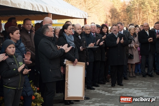 Zdjęcie w galerii na portalu naszraciborz.pl: Nowa obora na urodziny - w Budziskach otwarto najnowocześniejszą oborę na Śląsku wiadomości z regionu
