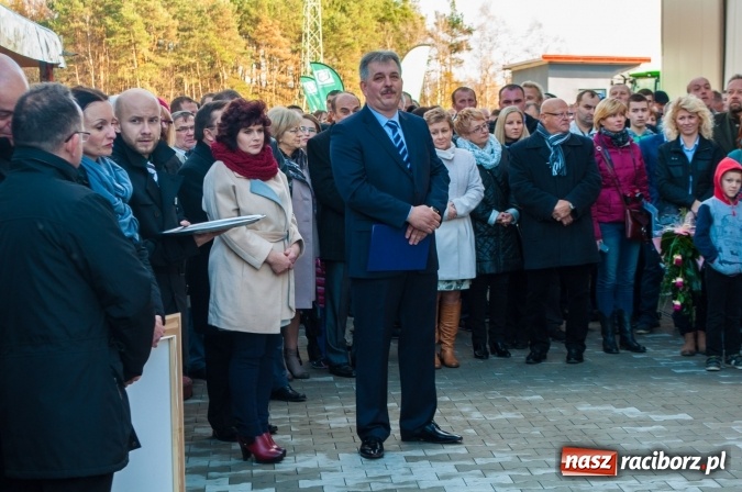 Zdjęcie w galerii na portalu naszraciborz.pl: Nowa obora na urodziny - w Budziskach otwarto najnowocześniejszą oborę na Śląsku wiadomości z regionu