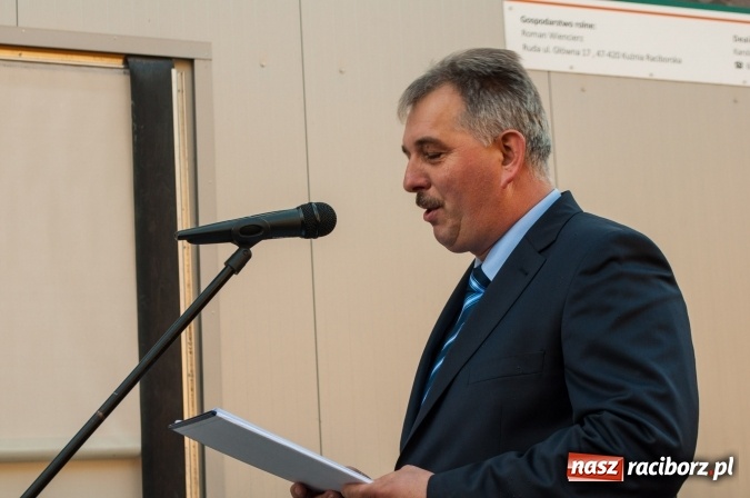 Zdjęcie w galerii na portalu naszraciborz.pl: Nowa obora na urodziny - w Budziskach otwarto najnowocześniejszą oborę na Śląsku wiadomości z regionu